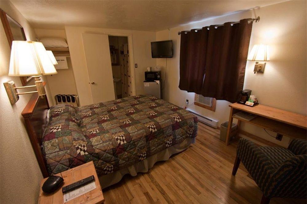 Falls Motel Thompson Falls Eksteriør billede