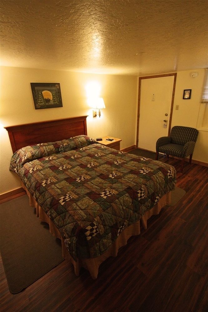 Falls Motel Thompson Falls Eksteriør billede