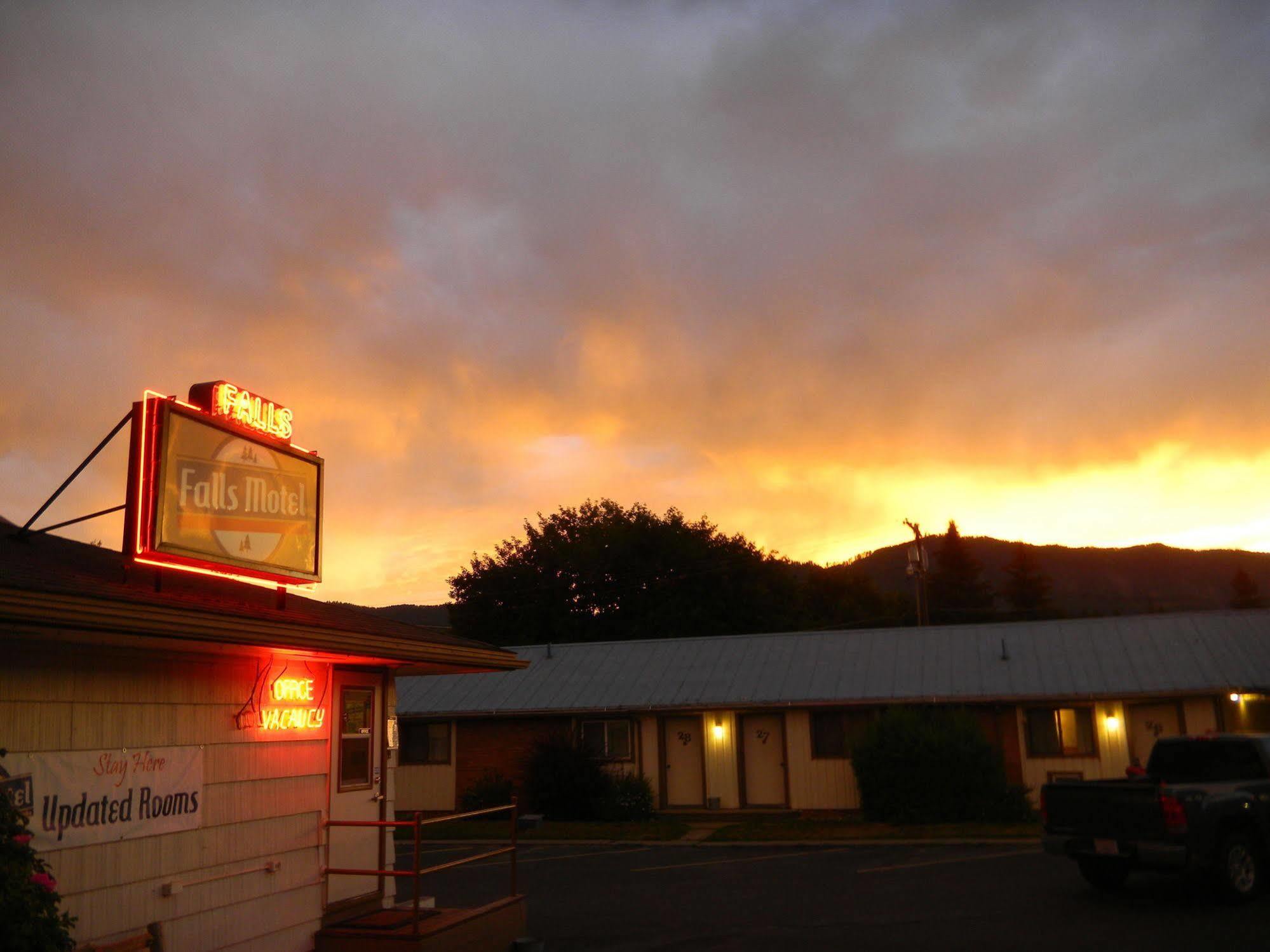 Falls Motel Thompson Falls Eksteriør billede